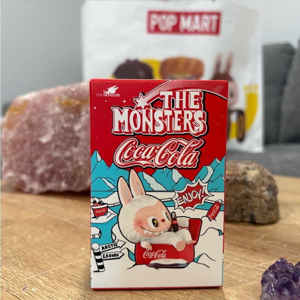 ✨ Pop Mart The Monsters × Coca-Cola  “Look what I found” Vinyl figure